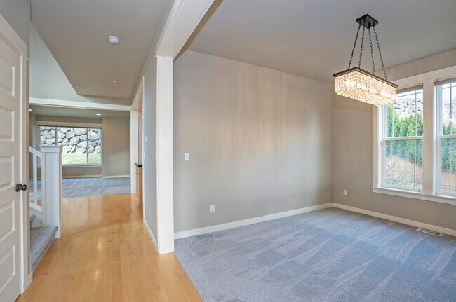 Building Photo - 1749 Skyline Ridge Ln SW