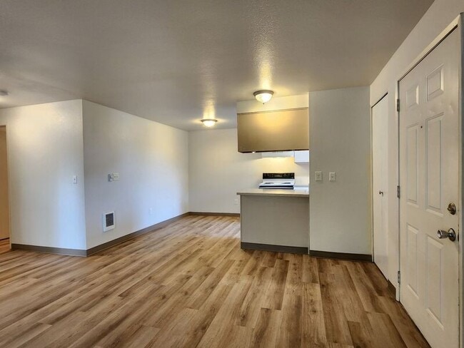 Building Photo - 1285 NW 183rd Ave