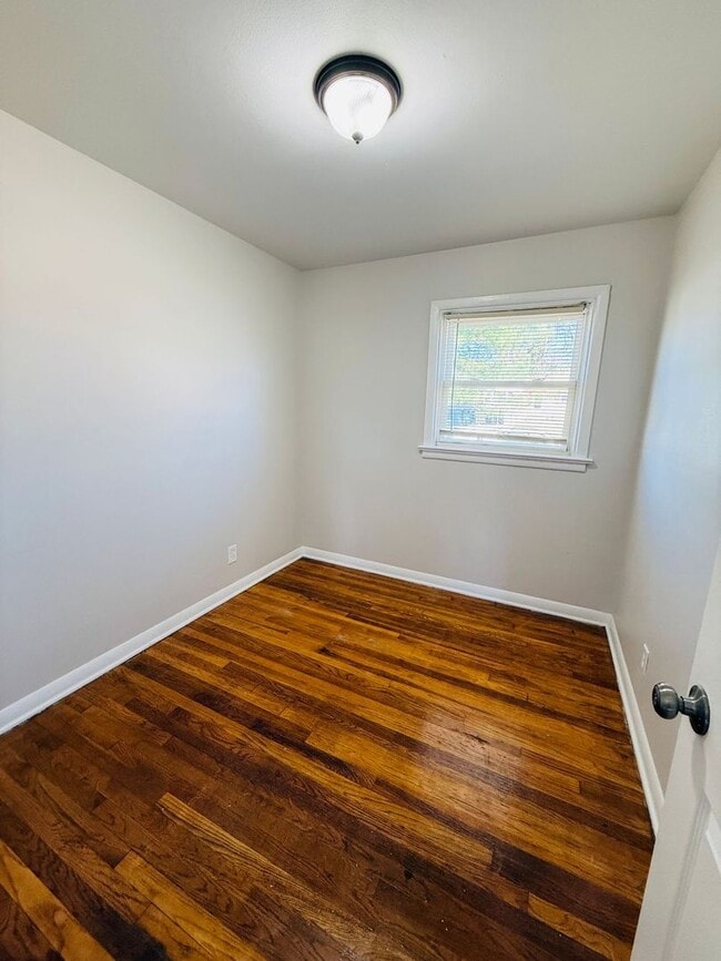 Building Photo - Completely Updated 3 Bedroom Home in Ferguson