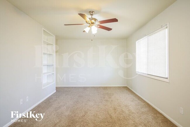 Building Photo - 11637 N 58th Dr