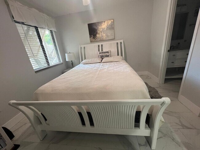 Building Photo - 5279 Willow Links