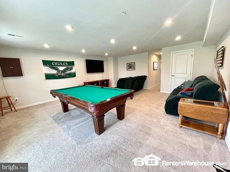 Building Photo - 2824 Shaws Rd