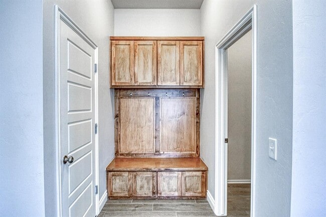 Building Photo - 624 Caladium Dr