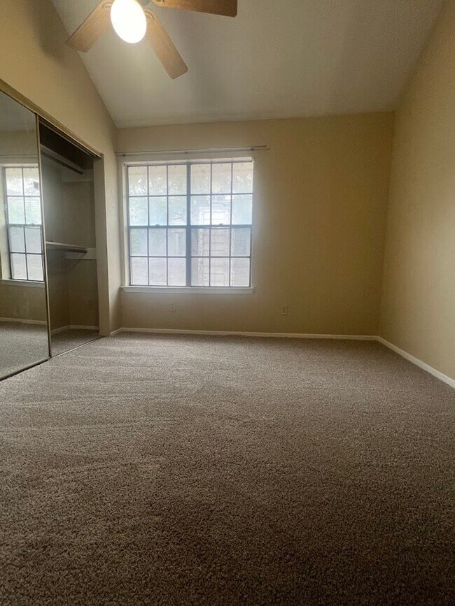 Building Photo - WEST CAMPUS - 2 BEDROOM - 2 BATHROOM  - AUGUST 2026 MOVE IN