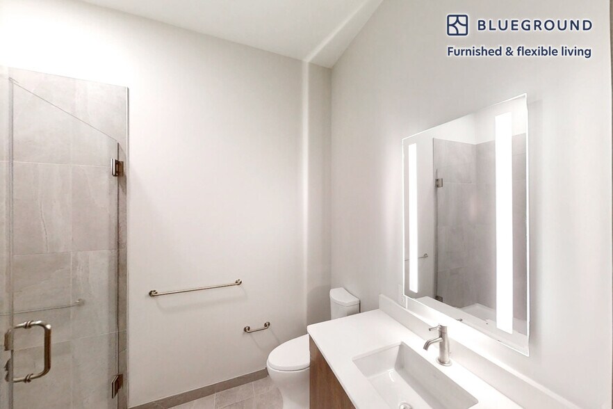 Building Photo - 20 Fourth Avenue-SI ID3610A