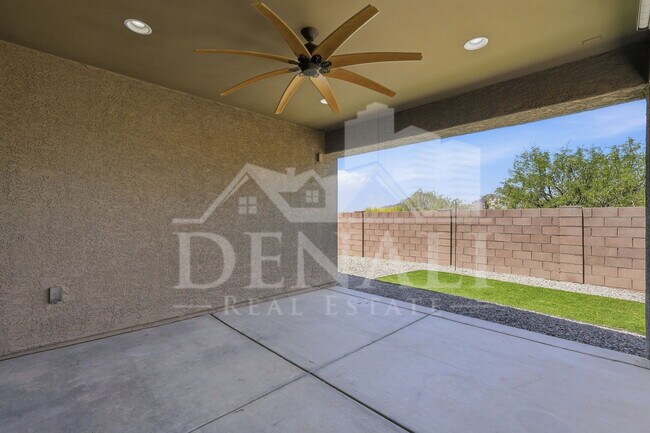 Building Photo - 4220 S Macy Cir