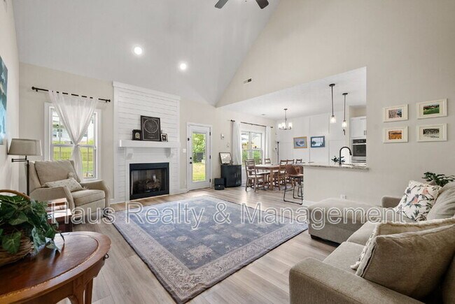Building Photo - 433 Crestwicke Ct