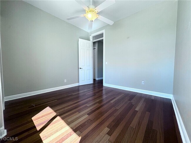 Building Photo - 2938 SW 40th St