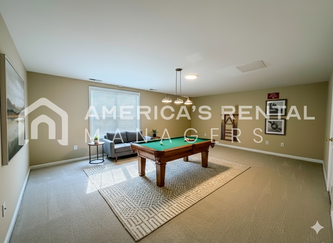 Building Photo - Spacious Five Bedroom Residence in Meadowbrook!