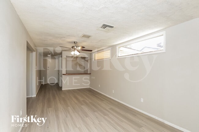 Building Photo - 13249 N 14th Dr