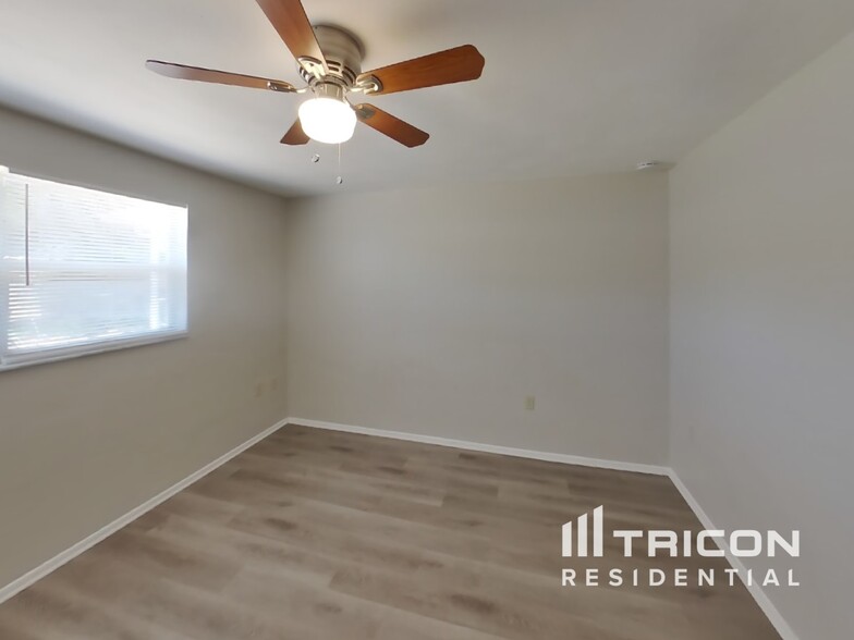Building Photo - 6214 Hopewell Dr