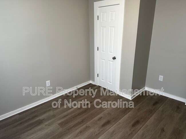 Building Photo - 204 Bookington Dr