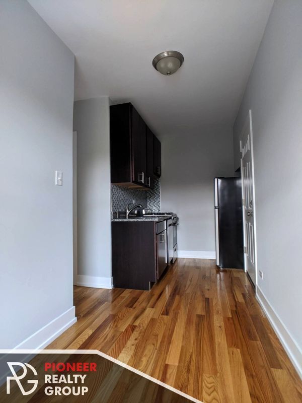 Building Photo - 2900 N Mildred Ave