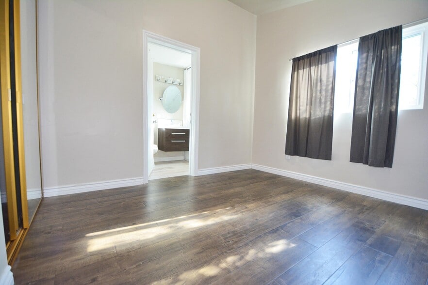 Building Photo - 9616 Gerald Ave