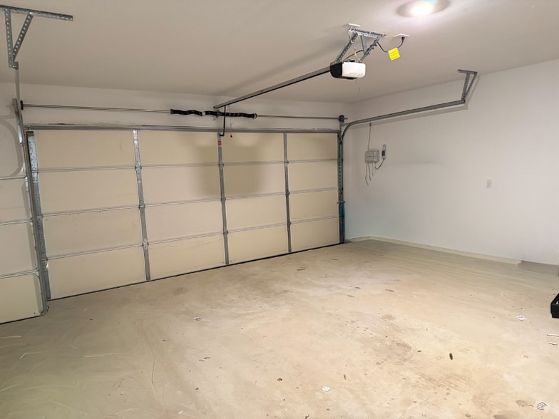 Building Photo - 404 Golden Grove Pkwy