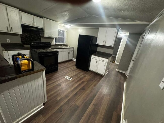 Building Photo - 4893 Madison Dr