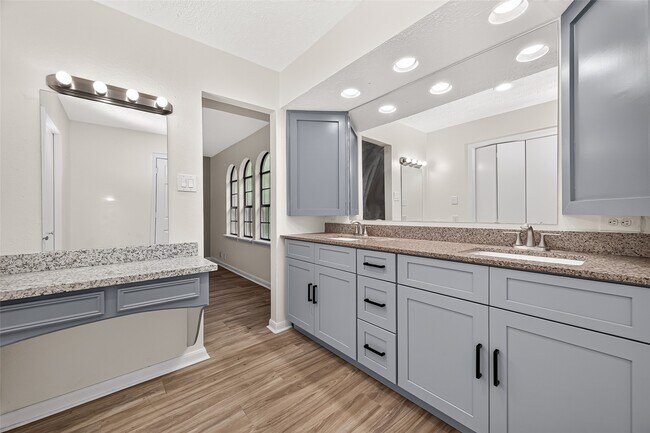 Building Photo - 14030 Cashel Forest Dr