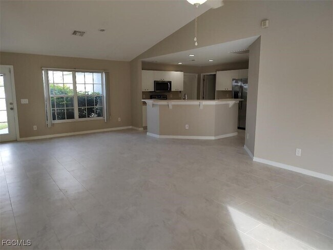 Building Photo - 1719 SW 2nd Pl