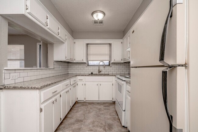 Building Photo - 932/934 SW 62nd St