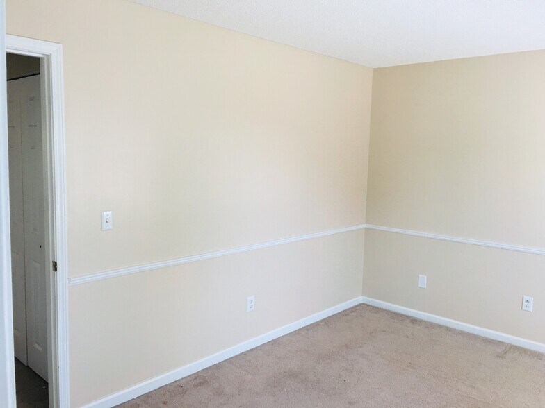Building Photo - 1671 Heyford Cir NW