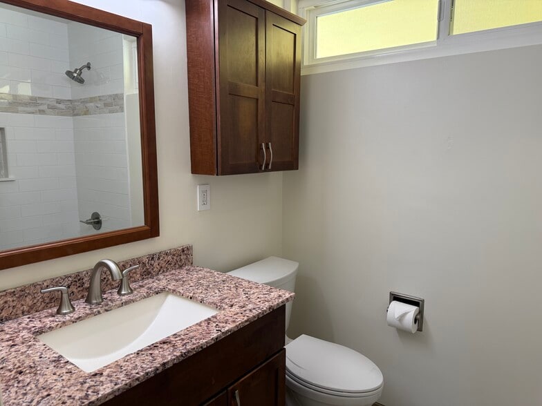 Building Photo - 486 Vaquero Ln