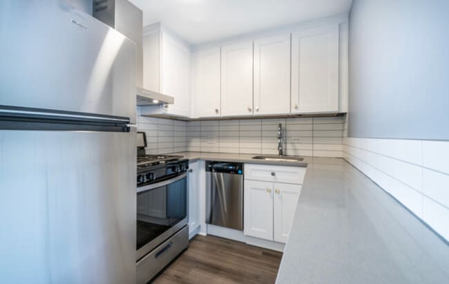 Building Photo - 941 N Northwest Hwy