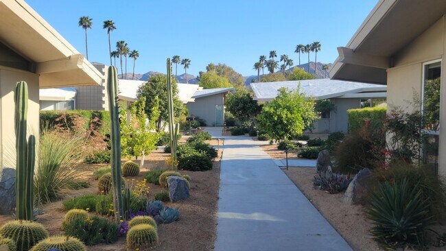 Building Photo - 37800 Da Vall Dr