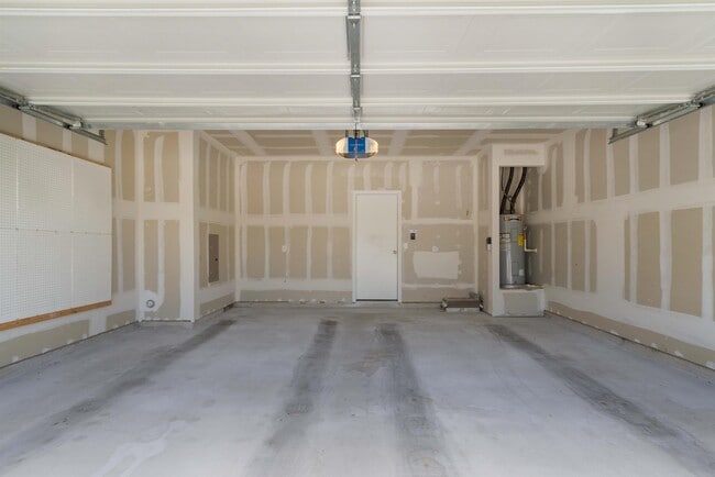 Building Photo - 10402 Abana Way