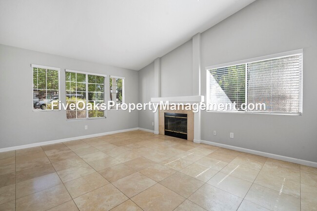 Building Photo - 3301 Burberry Way