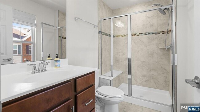 Building Photo - 54 Landmark Ln