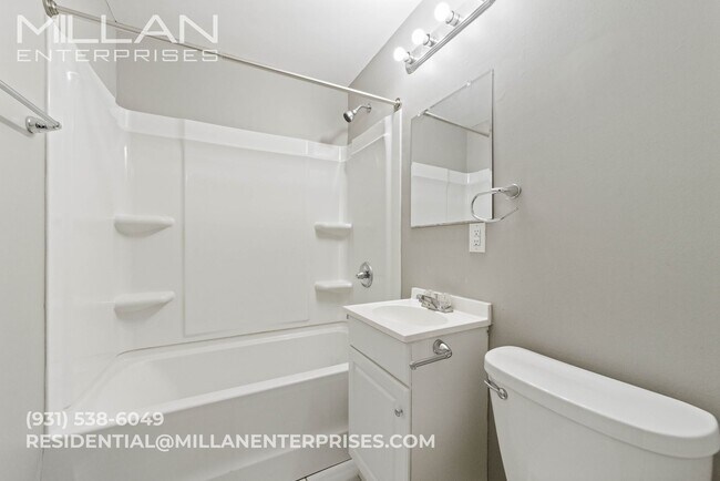 Building Photo - Cozy 2-Bedroom with Outdoor Space & Everyday Convenience