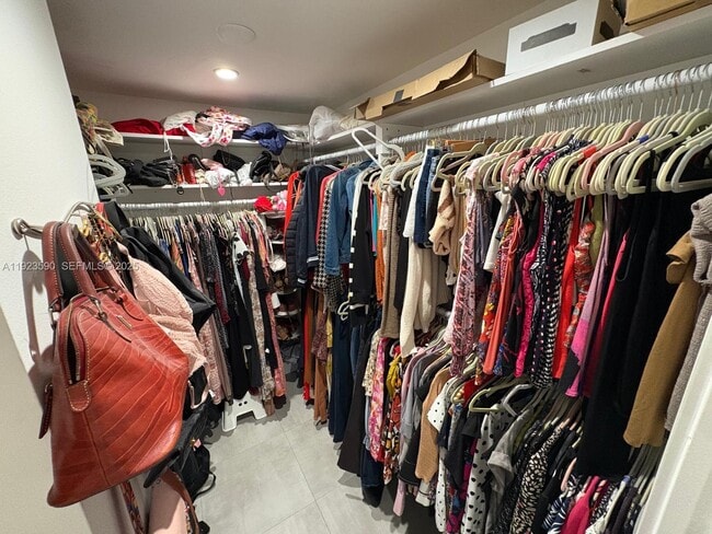 Building Photo - 7119 SW 105th Ct