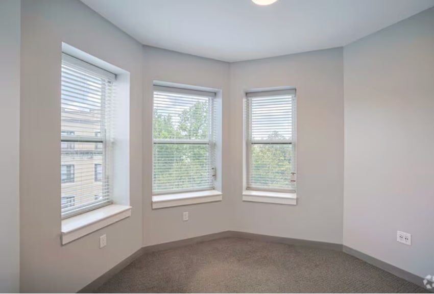 Building Photo - 109 Heath St