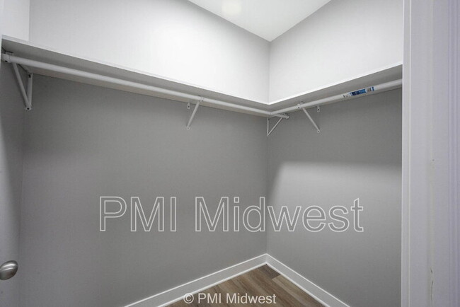 Building Photo - 1817 Montcalm St