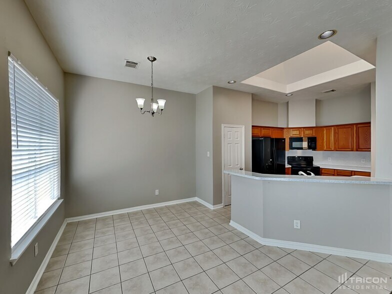 Building Photo - 24022 Holleygate Ct