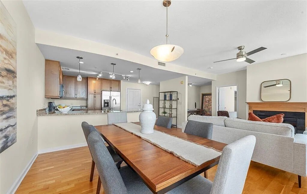 Building Photo - 4909 Laclede Ave