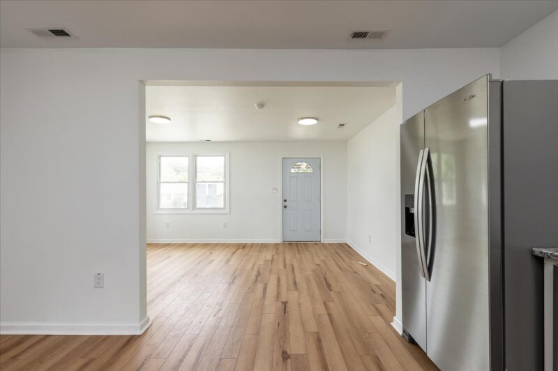 Building Photo - 1806 Sussex St