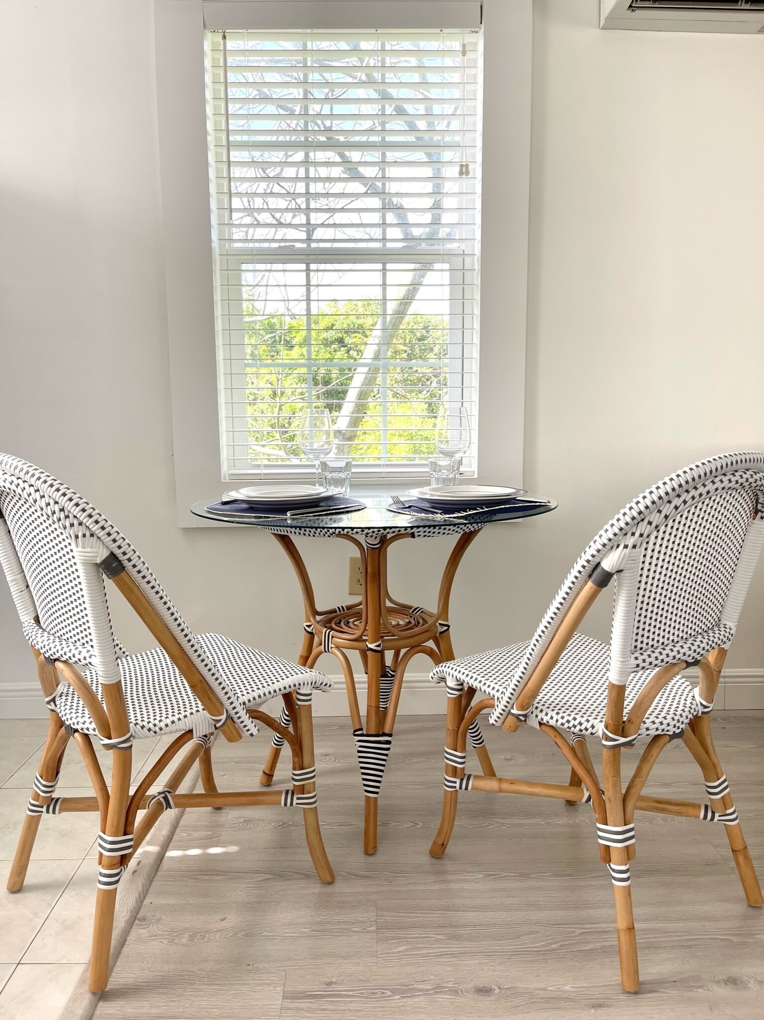 Breakfast Table - 900 El Rado St