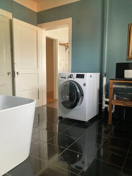 Building Photo - 437 N Aurora St