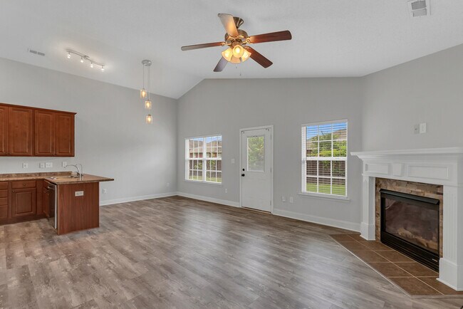 Building Photo - 211 High Green Dr