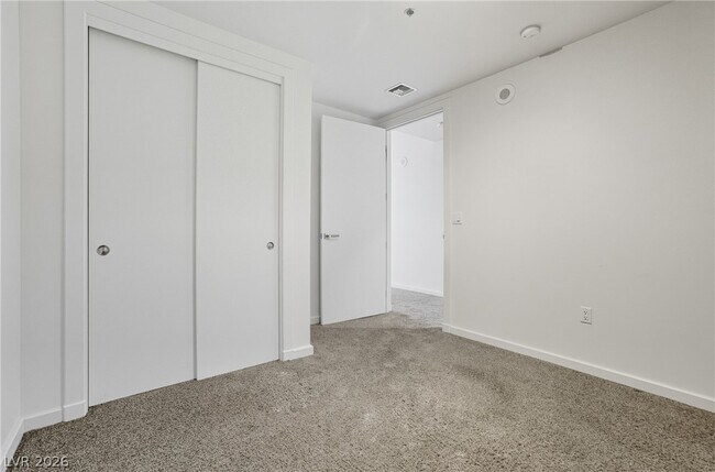 Building Photo - 4471 Dean Martin Dr