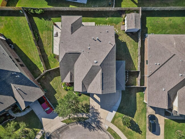 Building Photo - 6303 Wood Creek Ln