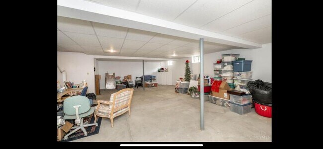 Building Photo - 4822 Sarah Dr
