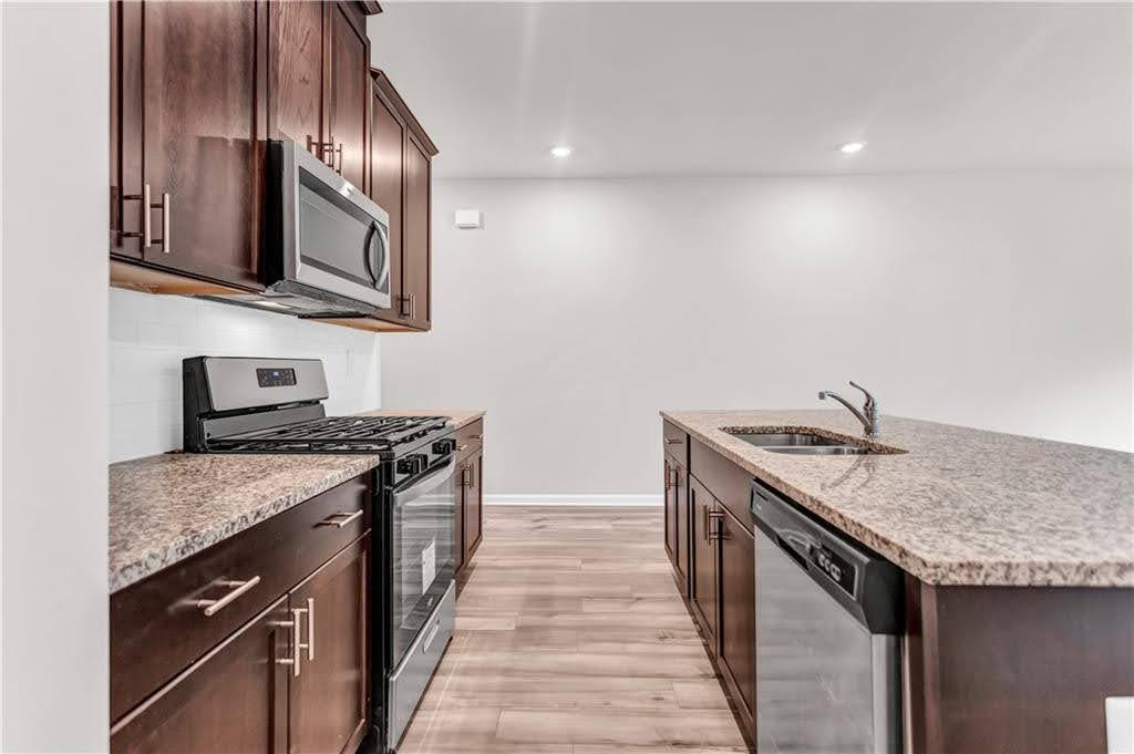 Building Photo - 1575 Villageside Ct