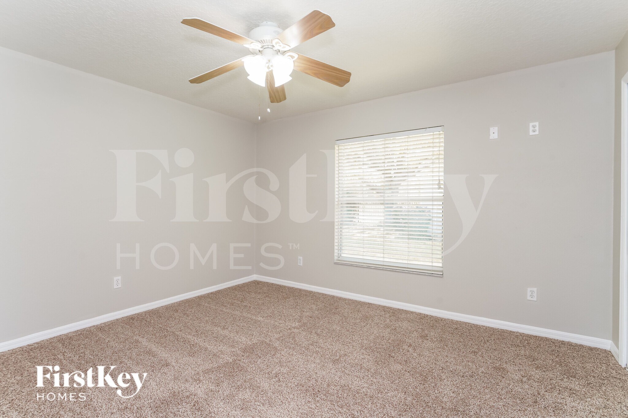 Building Photo - 10934 Crescent Ridge Loop