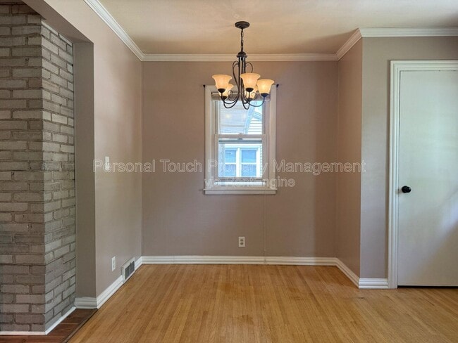 Building Photo - 1717 5th St S