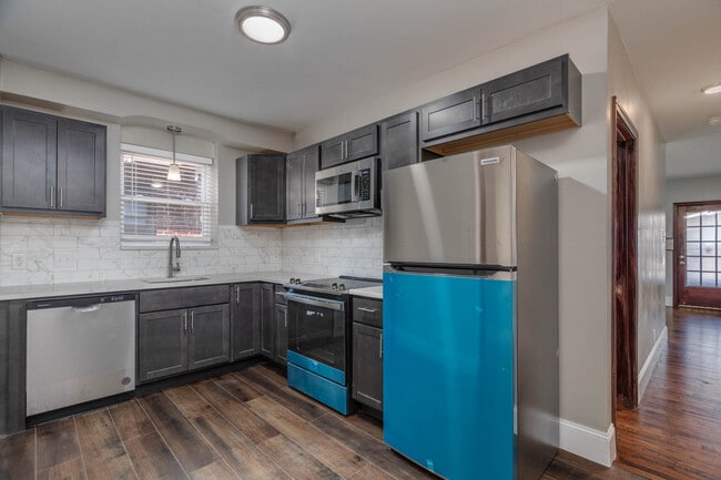 Building Photo - 5738 Chippewa St