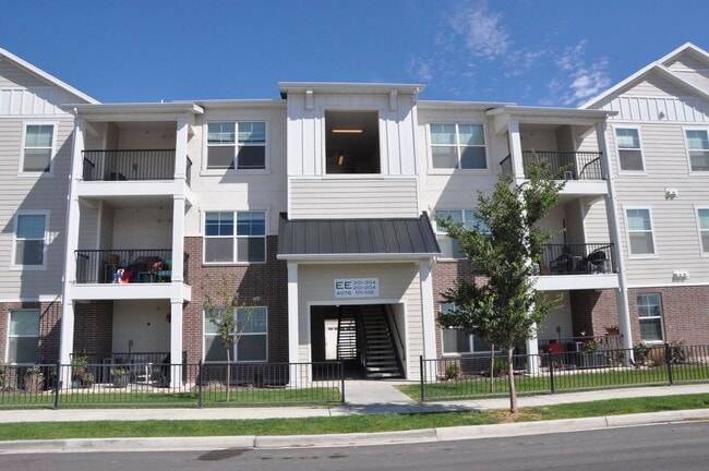 Primary Photo - 3 bedroom, 2 bathroom house located in the desirable area of Saratoga Springs/ Lehi, UT