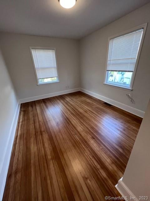 Building Photo - 274 Valley Rd