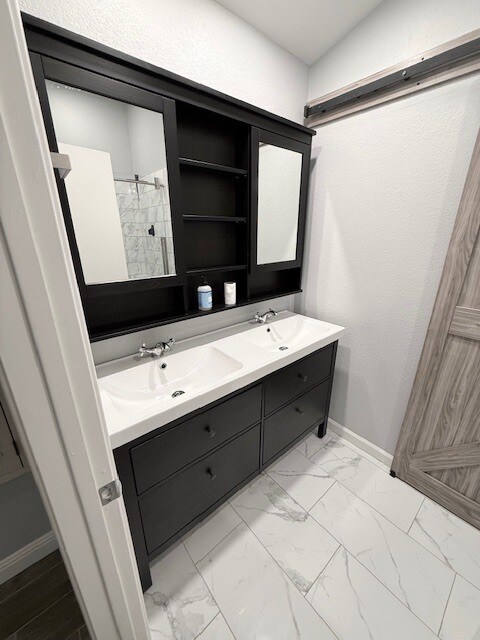 Building Photo - FOR RENT